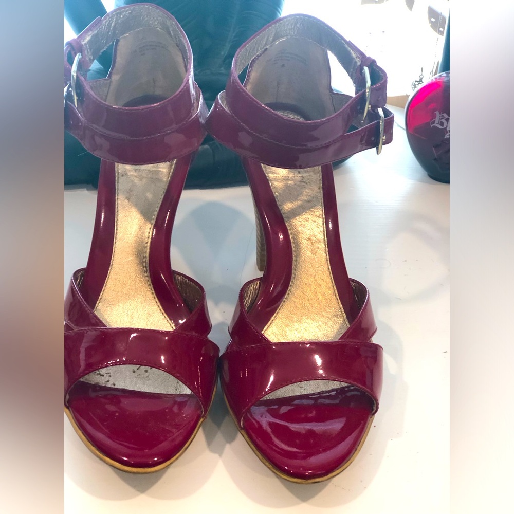 3 for $15 Soffit red patent leather shoes size 6